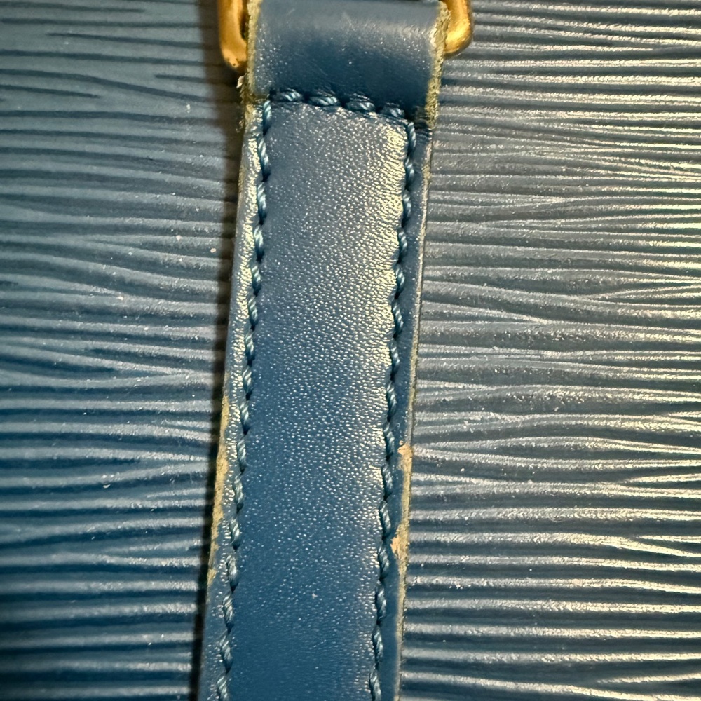 LOUIS VUITTON Epi Soufflot Hand Bag Blue includes dust bag. - Picture 9 of 10